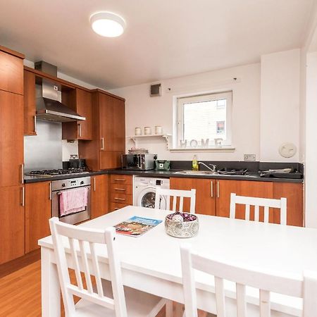 Modern Spacious 3 Bedroom City Centre Apartment - Free Parking - Private Balcony EDI Eksteriør billede
