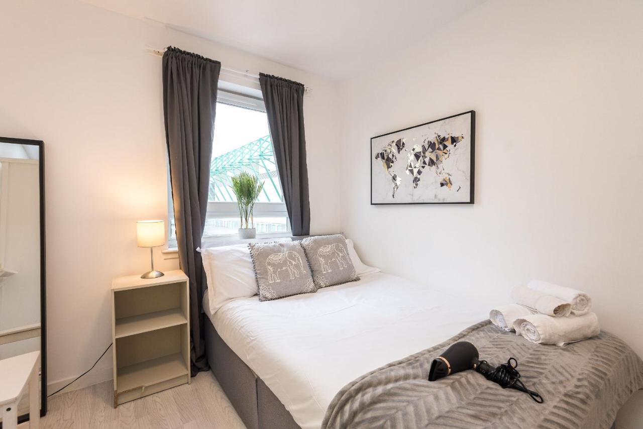 Modern Spacious 3 Bedroom City Centre Apartment - Free Parking - Private Balcony EDI Eksteriør billede