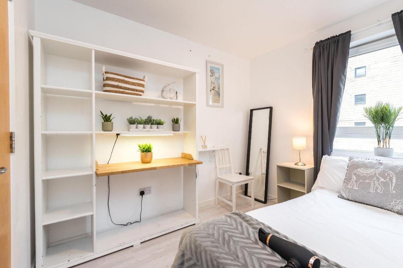Modern Spacious 3 Bedroom City Centre Apartment - Free Parking - Private Balcony EDI Eksteriør billede