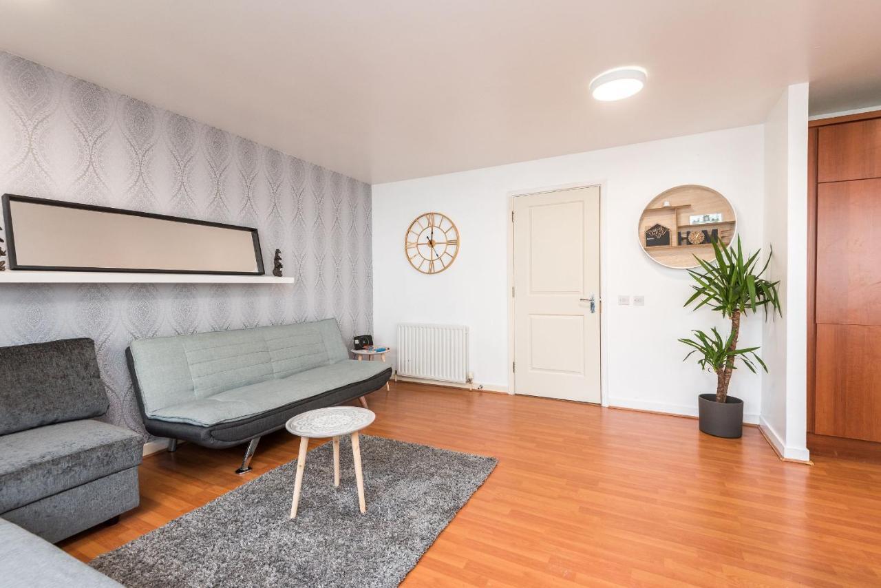 Modern Spacious 3 Bedroom City Centre Apartment - Free Parking - Private Balcony EDI Eksteriør billede