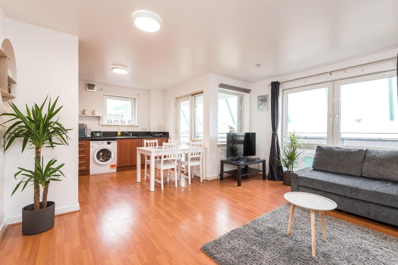 Modern Spacious 3 Bedroom City Centre Apartment - Free Parking - Private Balcony EDI Eksteriør billede