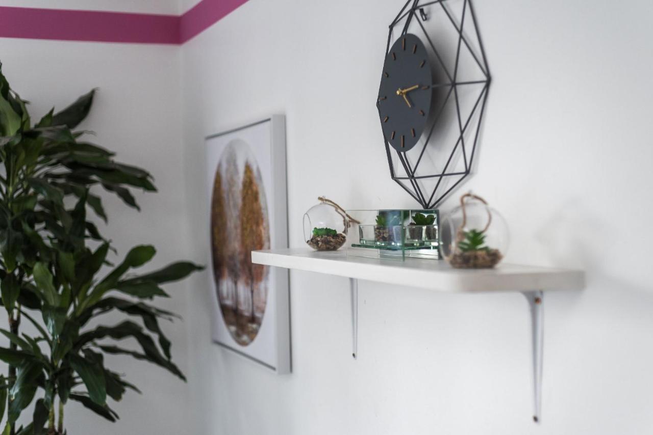 Modern Spacious 3 Bedroom City Centre Apartment - Free Parking - Private Balcony EDI Eksteriør billede