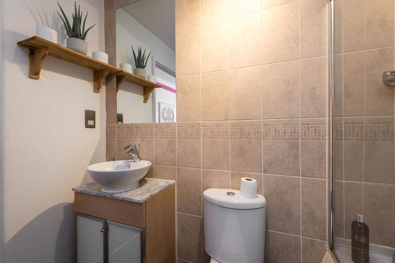 Modern Spacious 3 Bedroom City Centre Apartment - Free Parking - Private Balcony EDI Eksteriør billede