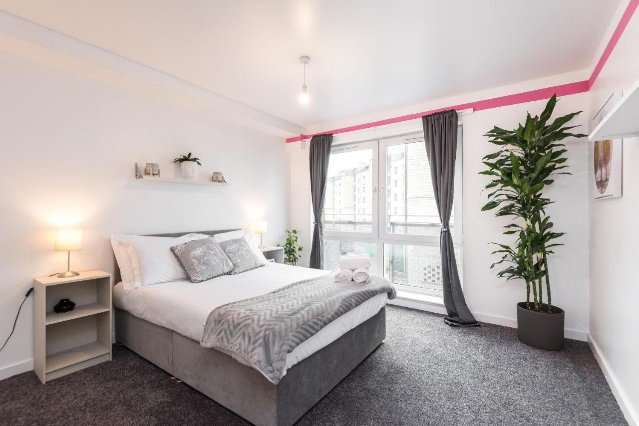 Modern Spacious 3 Bedroom City Centre Apartment - Free Parking - Private Balcony EDI Eksteriør billede
