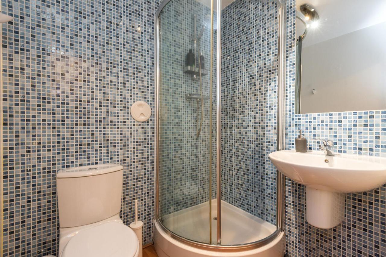 Modern Spacious 3 Bedroom City Centre Apartment - Free Parking - Private Balcony EDI Eksteriør billede