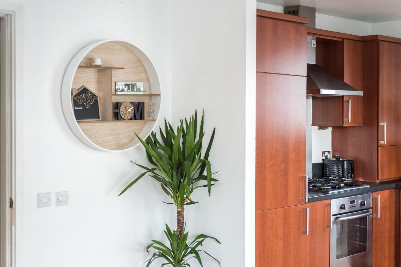 Modern Spacious 3 Bedroom City Centre Apartment - Free Parking - Private Balcony EDI Eksteriør billede