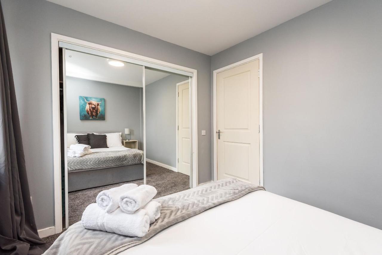 Modern Spacious 3 Bedroom City Centre Apartment - Free Parking - Private Balcony EDI Eksteriør billede