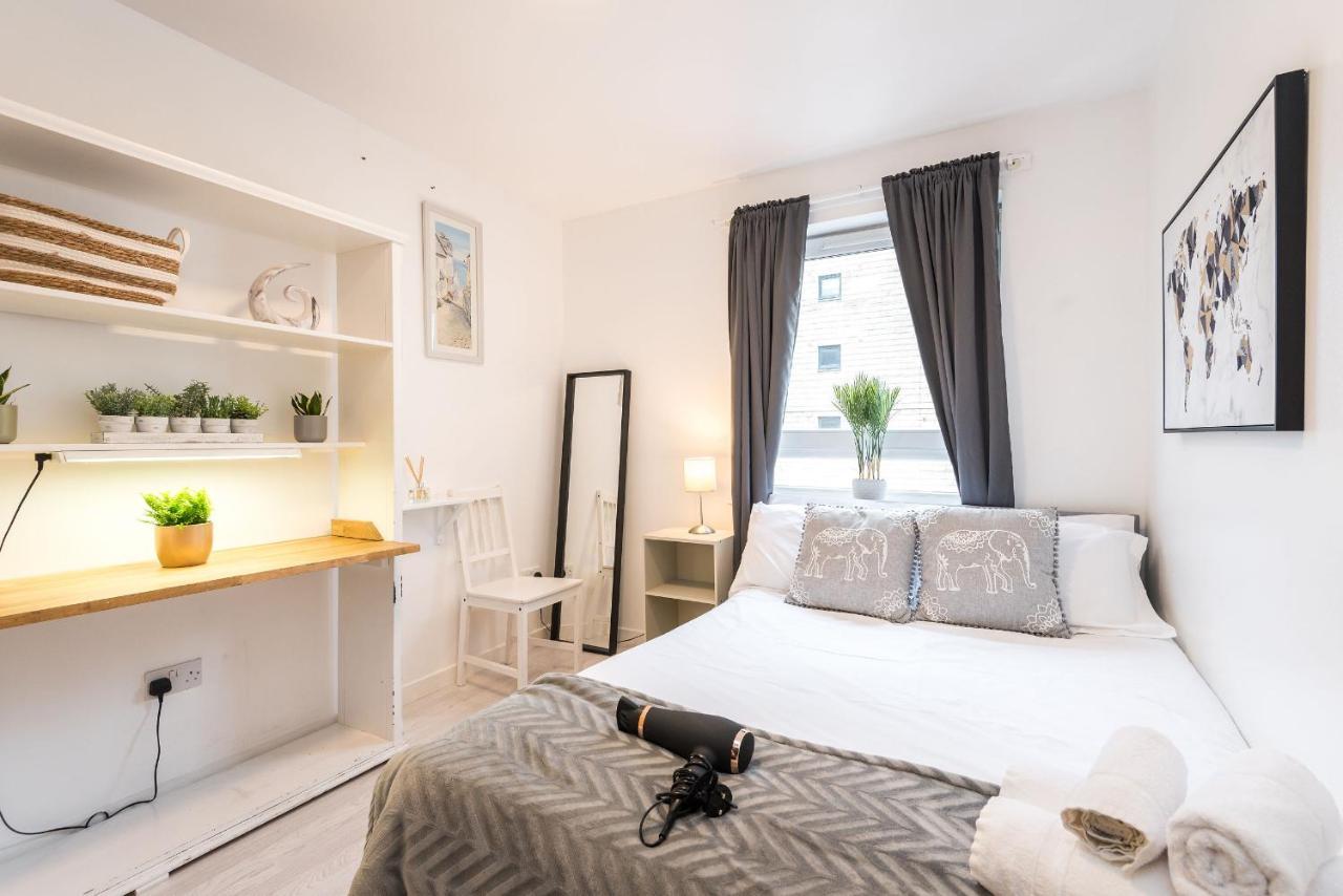 Modern Spacious 3 Bedroom City Centre Apartment - Free Parking - Private Balcony EDI Eksteriør billede