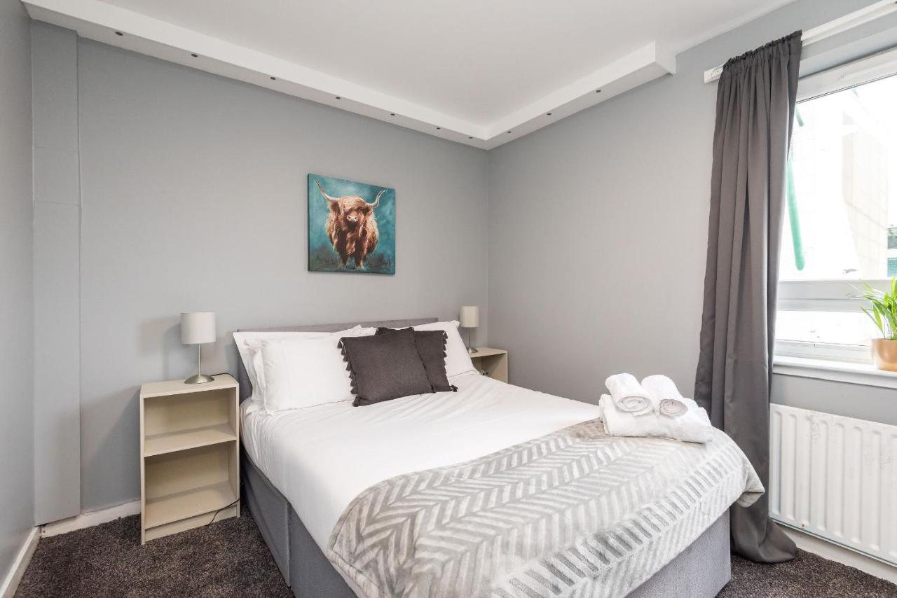 Modern Spacious 3 Bedroom City Centre Apartment - Free Parking - Private Balcony EDI Eksteriør billede